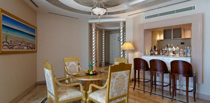 apsistokite TITANIC MARDAN PALACE viešbutyje už gerą kainą.