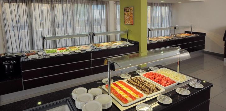 nepraleisk progos pailsėti už gerą kainą - viešbutyje EURONAPA HOTEL APARTMENTS