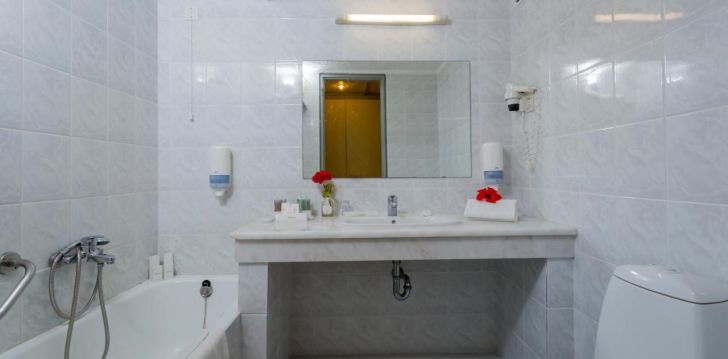 Viešbutis DESSOLE DOLPHIN BAY įsikūręs Graikija.