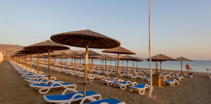 Viešbutis DESSOLE DOLPHIN BAY įsikūręs Graikija.