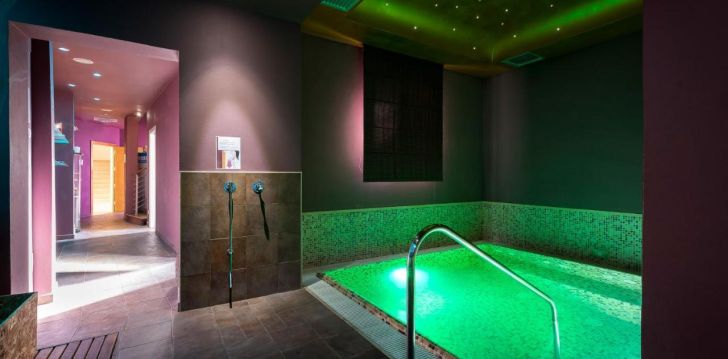 Rinkitės viešbutį SOVRANA HOTEL & SPA kelionei į Italija