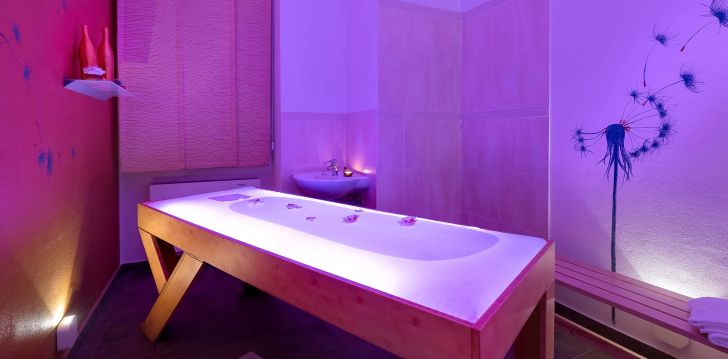 Apsistokite SOVRANA HOTEL & SPA viešbutyje už gerą kainą.