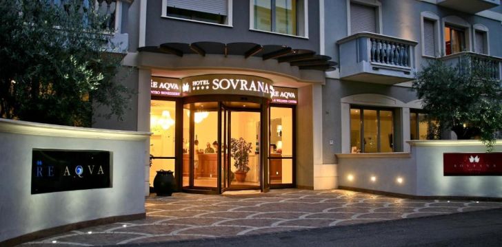 Apsistokite SOVRANA HOTEL & SPA viešbutyje už gerą kainą. 