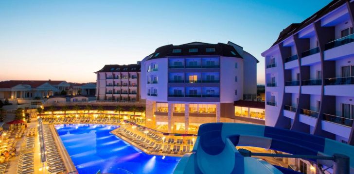 apsistokite RAMADA RESORT BY WYNDHAM SIDE viešbutyje už gerą kainą. 