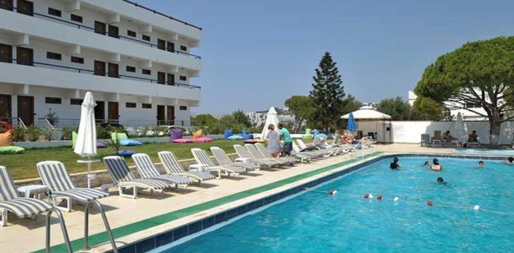 Apsistokite SOZ HOTEL (Adults Only +13) viešbutyje už gerą kainą.