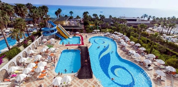 apsistokite HOLIDAY GARDEN RESORT viešbutyje už gerą kainą. 
