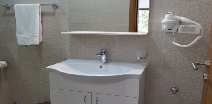 Planuoji kelionę į Juodkalnija? apsistokite 3 viešbutyje TEODORA APARTMENTS. 