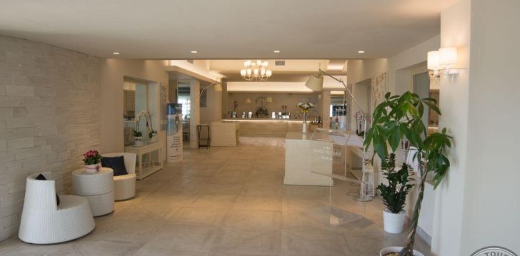 planuoji kelionę į Italija? apsistokite 4 viešbutyje SCOGLIO DELLA GALEA RESORT (CAPO VATICANO).