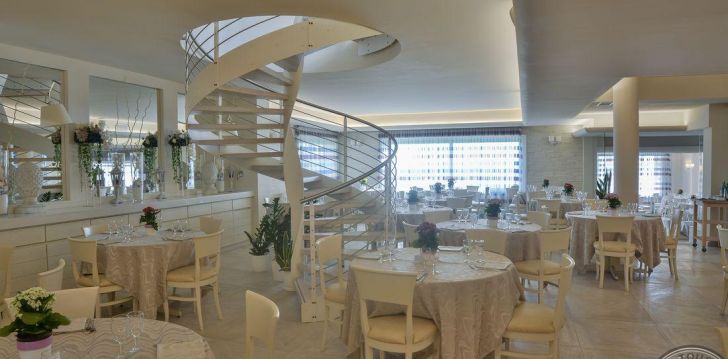 SCOGLIO DELLA GALEA RESORT (CAPO VATICANO) - klientų vertinamas, kaip geras kainos ir kokybės santykis.