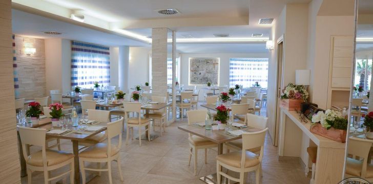 patogus viešbutis jūsų kelionei – 4* SCOGLIO DELLA GALEA RESORT (CAPO VATICANO)