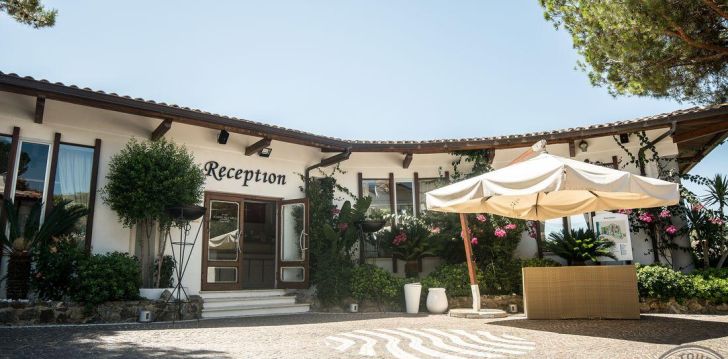 SCOGLIO DELLA GALEA RESORT (CAPO VATICANO) - klientų vertinamas, kaip geras kainos ir kokybės santykis.