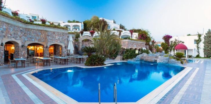 apsistokite ROYAL ASARLIK BEACH HOTEL & SPA viešbutyje už gerą kainą.