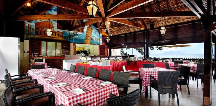 Atostogos Seišeliai – apsistokite viešbutyje BERJAYA BEAU VALLON BAY RESORT & CASINO