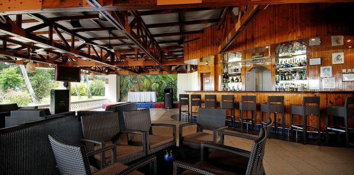 Viešbutis BERJAYA BEAU VALLON BAY RESORT & CASINO įsikūręs Seišeliai.
