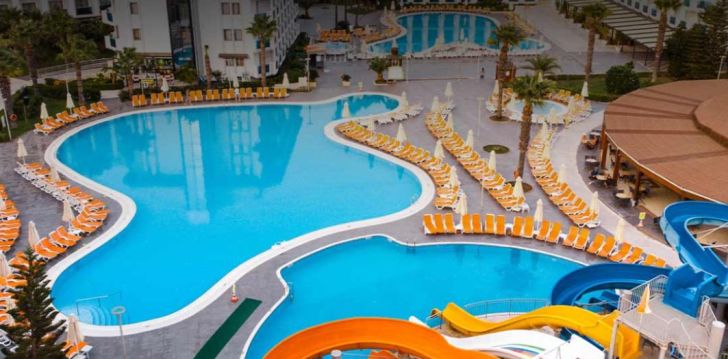 apsistokite GREEN NATURE RESORT & SPA viešbutyje už gerą kainą.