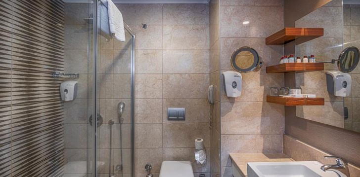 nepraleisk progos pailsėti už gerą kainą - viešbutyje WELL PALACE SIDE