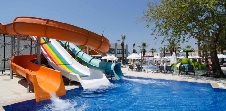 PALM WINGS KUSADASI BEACH RESORT & SPA - klientų vertinamas, kaip geras kainos ir kokybės santykis. 