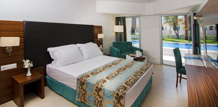 tavęs laukia poilsis Turkija įsikūrusiame PALM WINGS KUSADASI BEACH RESORT & SPA