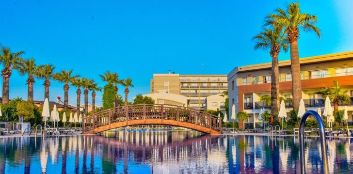 rinkitės viešbutį PALM WINGS KUSADASI BEACH RESORT & SPA kelionei į Turkija