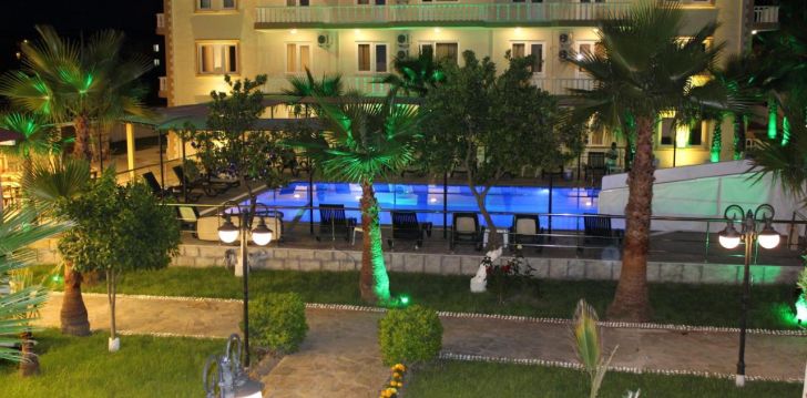 apsistokite HOTEL GOLD STONE viešbutyje už gerą kainą.