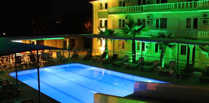 geras kainos ir kokybės santykis atostogoms - viešbutis HOTEL GOLD STONE