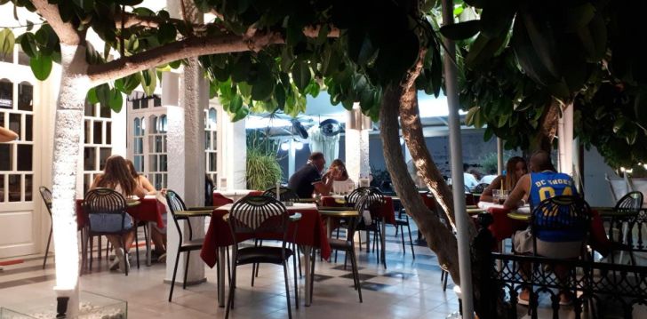 planuoji kelionę į Graikija? apsistokite 3 viešbutyje METAXA APARTMENTS.