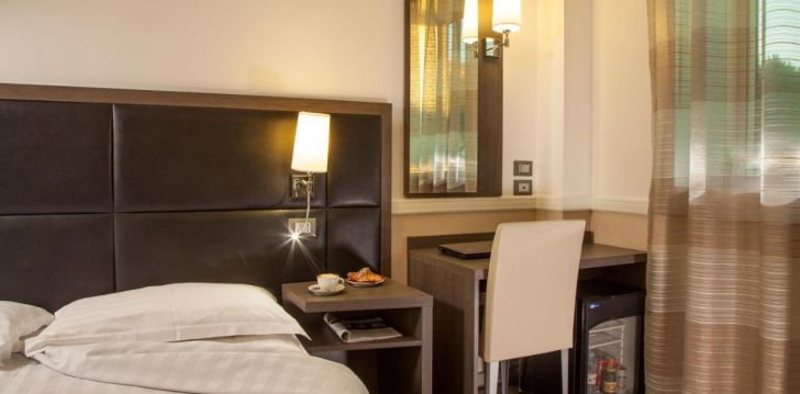 planuoji kelionę į Italija? apsistokite 4 viešbutyje HOTEL ARTIS. 