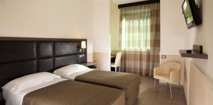 viešbutis HOTEL ARTIS įsikūręs Italija. 