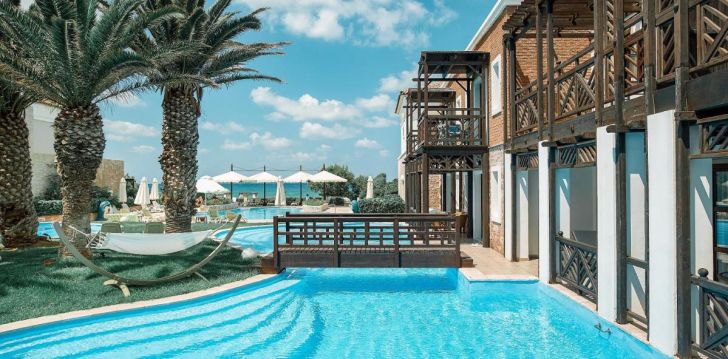 Apsistokite MITSIS ROYAL MARE THALASSO & SPA RESORT viešbutyje už gerą kainą. 