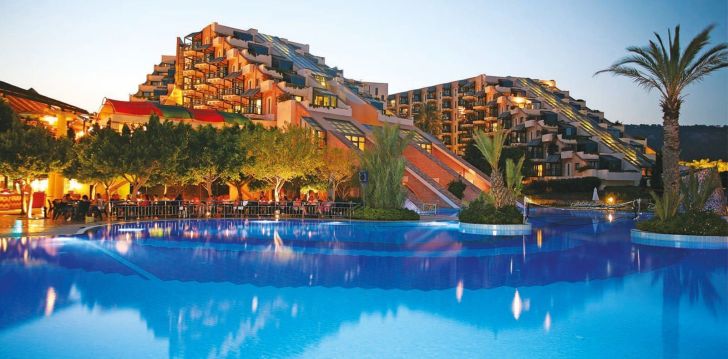 Atsipalaiduokite puikiajame 5* LIMAK LIMRA HOTEL & RESORT ant jūros kranto 1