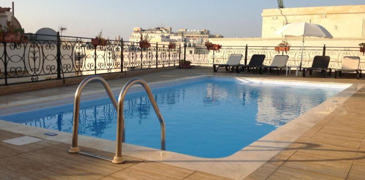 Apsistokite THE WINDSOR viešbutyje už gerą kainą. 