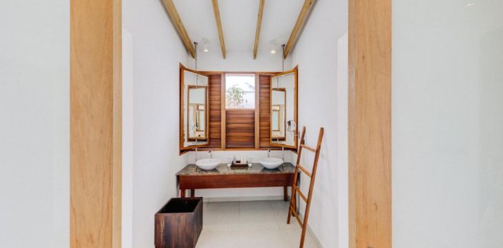 tavęs laukia poilsis Maldyvai įsikūrusiame CINNAMON HAKURA HURAA MALDIVES