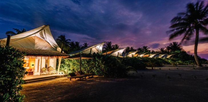 Apsistokite CINNAMON HAKURA HURAA MALDIVES viešbutyje už gerą kainą. 