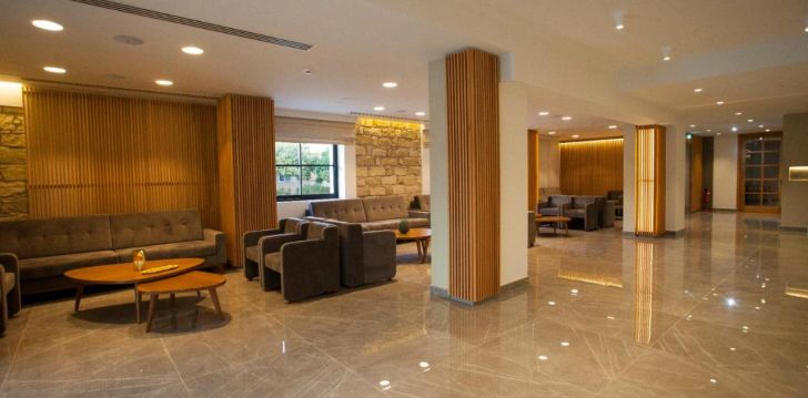 Apgyvendinimas 3* PEFKOS CITY