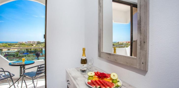 Viešbutis BELVITA (ex. LOUTANIS) įsikūręs Graikija.