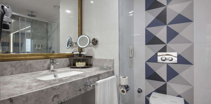 GRANADA LUXURY RED (Adults Only 16+) - klientų vertinamas, kaip geras kainos ir kokybės santykis. 