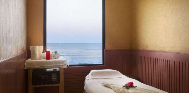 RAMADA BEACH HOTEL AJMAN - klientų vertinamas, kaip geras kainos ir kokybės santykis.