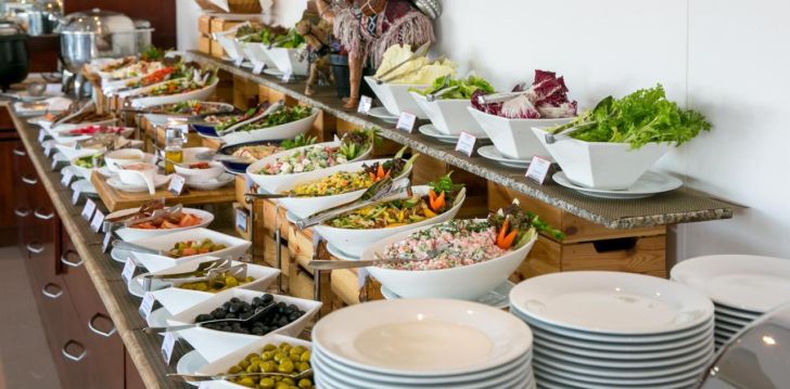 viešbutis RAMADA BEACH HOTEL AJMAN įsikūręs JAE. 