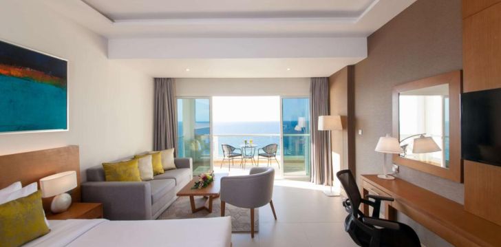 tavęs laukia poilsis JAE įsikūrusiame RAMADA BEACH HOTEL AJMAN