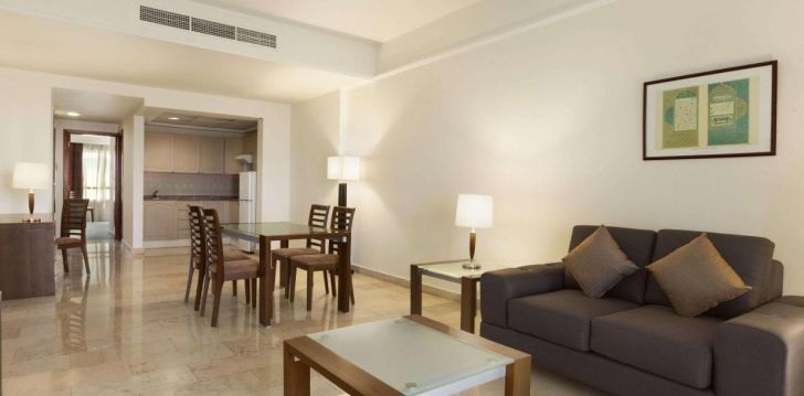 patogus viešbutis jūsų kelionei – 4* RAMADA BEACH HOTEL AJMAN