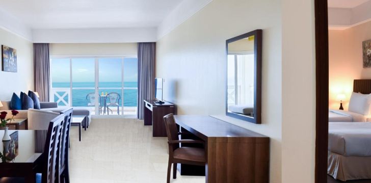 RAMADA BEACH HOTEL AJMAN - klientų vertinamas, kaip geras kainos ir kokybės santykis.
