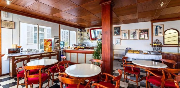 Geras kainos ir kokybės santykis atostogoms - viešbutis HOSTAL RESIDENCIA SAN FRANCISCO