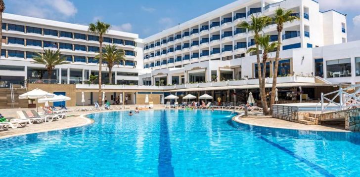 apsistokite ASCOS CORAL BEACH viešbutyje už gerą kainą. 
