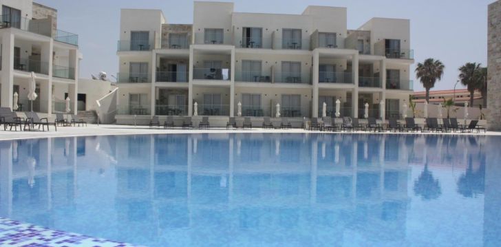 viešbutis AMPHORA HOTEL & SUITES įsikūręs Kipras.