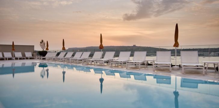 Ramybe dvelkiančios atostogos Maltoje 3* viešbutyje LUNA HOLIDAY COMPLEX! 1