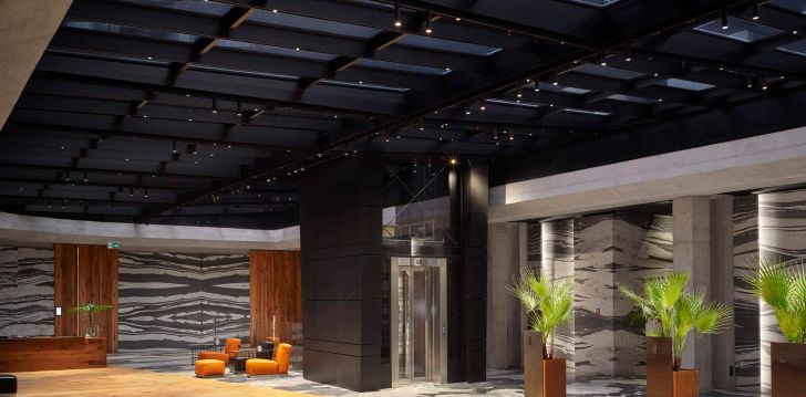 apsistokite HOTEL WARSZAWA viešbutyje už gerą kainą.