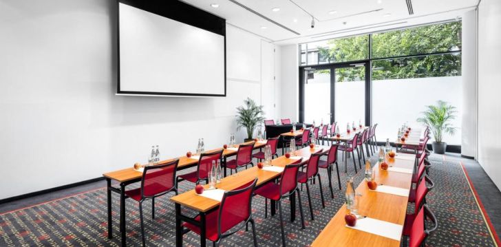 rinkitės viešbutį OREA HOTEL ANGELO PRAHA kelionei į Čekija
