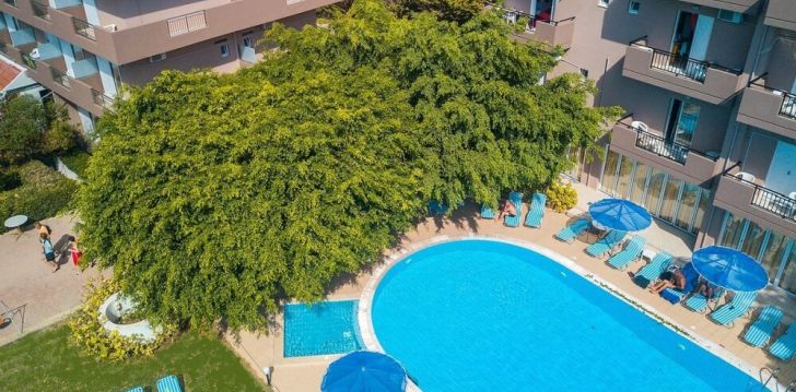 CASTRO HOTEL - klientų vertinamas, kaip geras kainos ir kokybės santykis. 