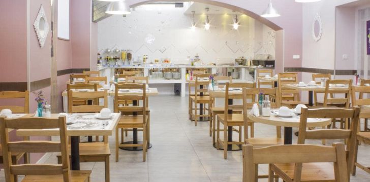ROYAL COURT HOTEL - klientų vertinamas, kaip geras kainos ir kokybės santykis. 