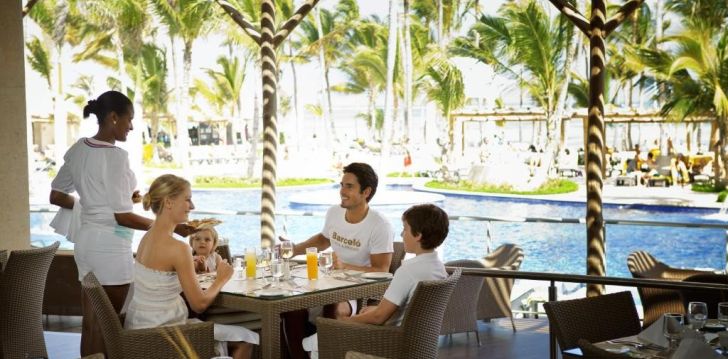 Viešbutis BARCELO BAVARO PALACE įsikūręs Dominikos Respublika.